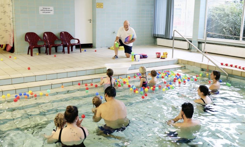 Schwimmkurs im Hallenbad der Gemeindewerke Grefrath