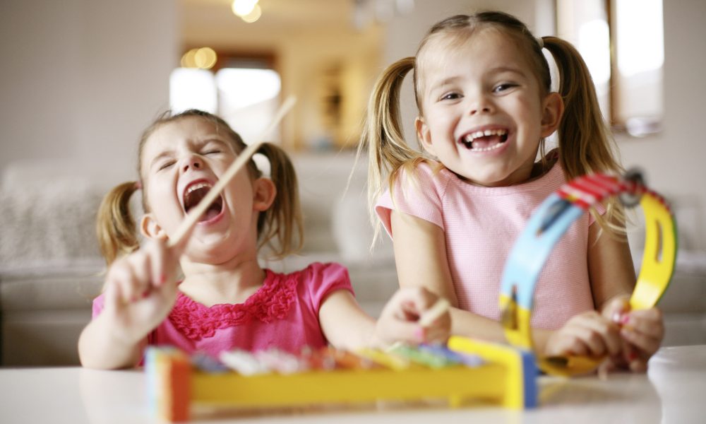 Kinder lernen spielerisch